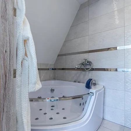 Queen 1 Z Jacuzzi I Widokiem Na Tatry *