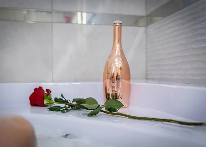 Gasienica Collection - Queen Z Jacuzzi 1 شقة *